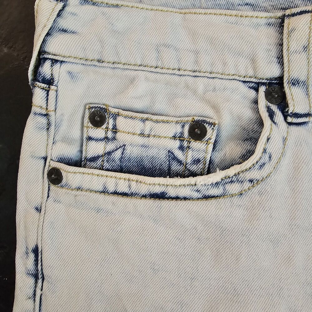 True Religion Ricky Relaxed Straight Cutoff Denim Shorts Mens 32 Distressed - Picture 4 of 6